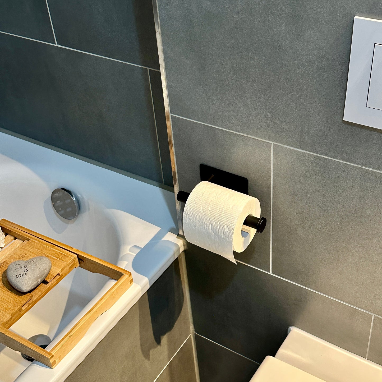 Toilettenrollenhalter, WC Rollenhalter, Badezimmer, SteelDesign Hamburg Modell TORRO, Black, schwarz, selbstklebend, Toilettenpapierhalter