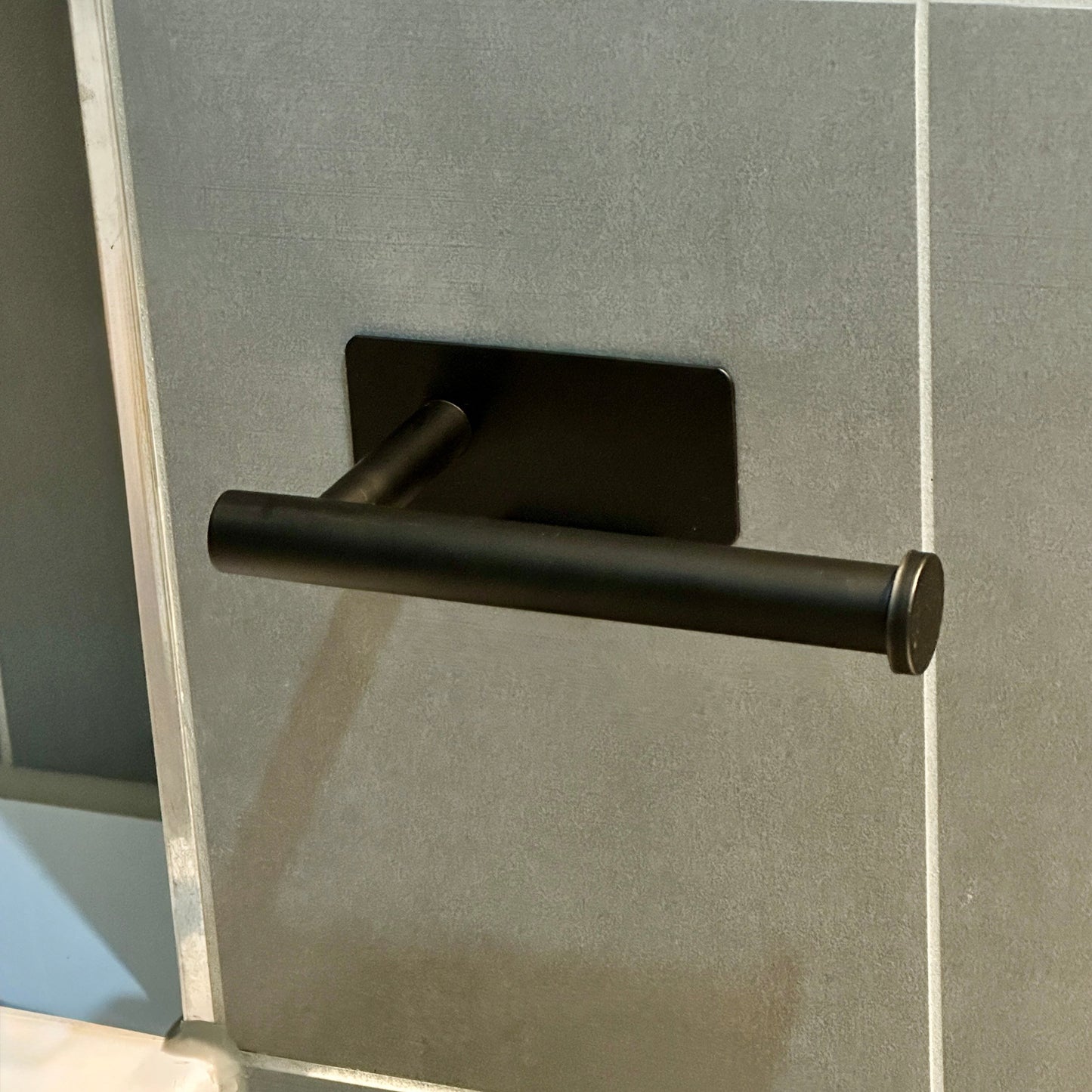 schwarz pulverbeschichtet, WC Rollenhalter, Badezimmer, SteelDesign Hamburg Modell TORRO, Black, schwarz, Toilettenpapierhalter