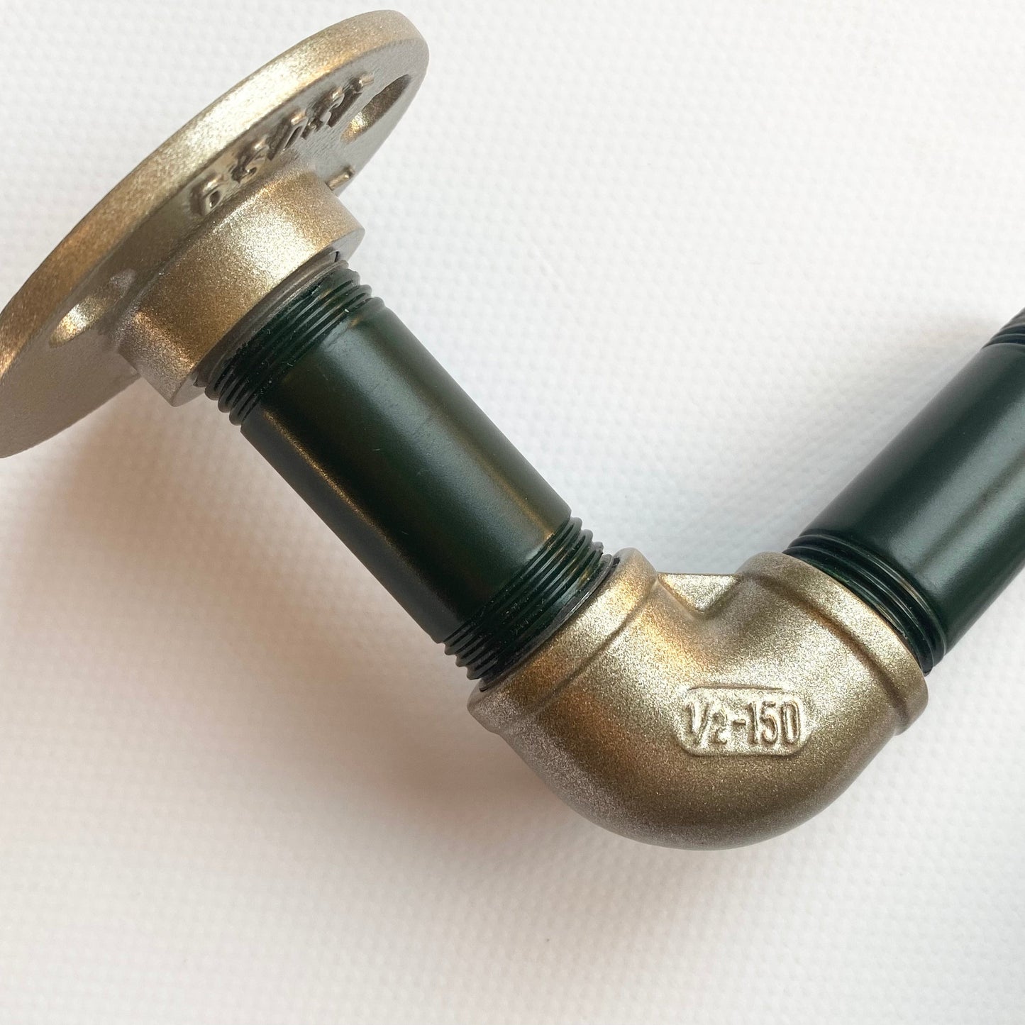SteelDesign Hamburg Rohrdesign Variante Waldgrün Messinggold