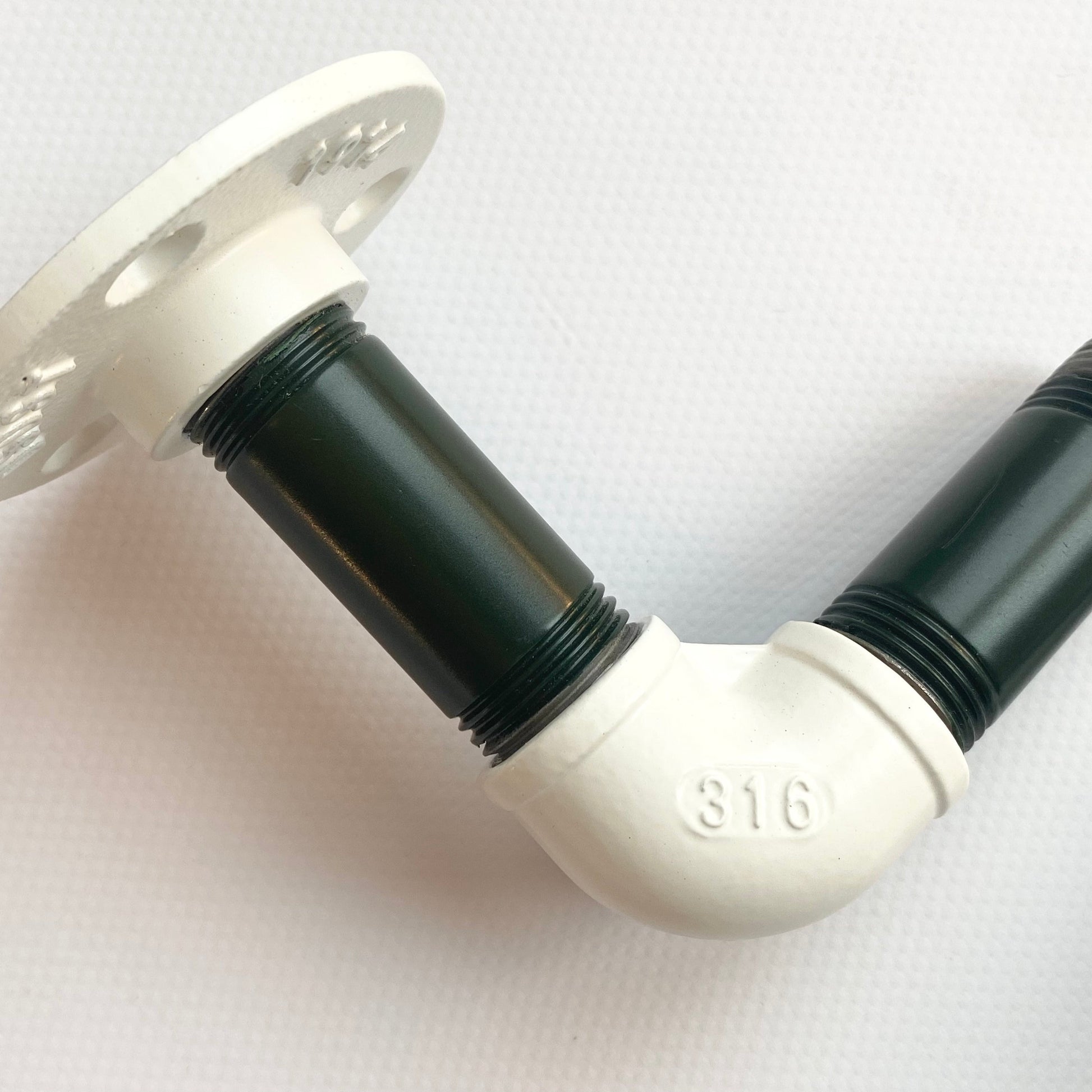 SteelDesign Hamburg Rohrdesign Variante Waldgrün Weiß